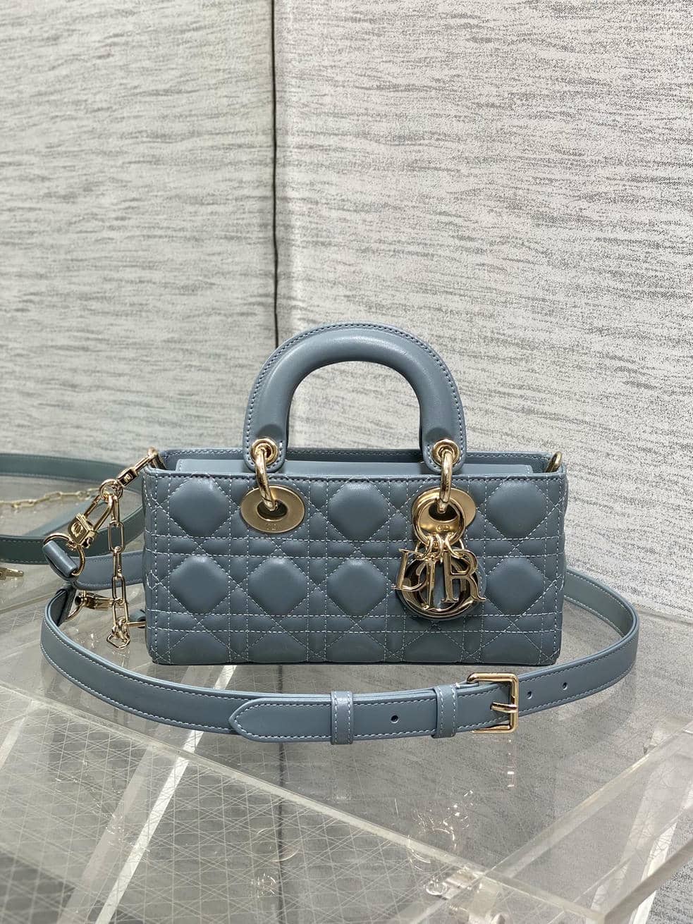 D Joy small 0038